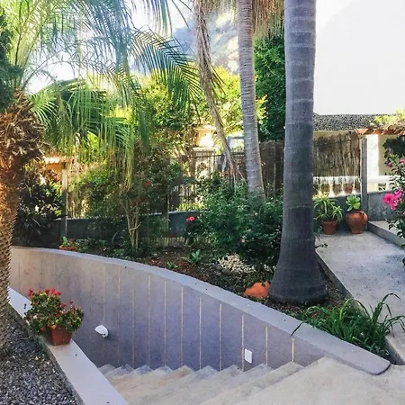 Holiday Home, Jardim Do Mar *
